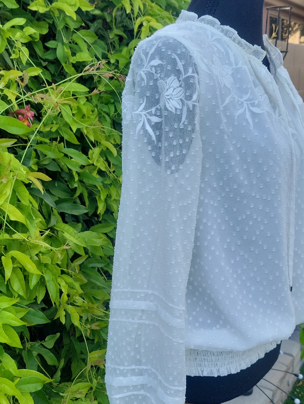 White House Black Market Ivory White Boho Blouse with Floral Embroidery S - Picture 6 of 16